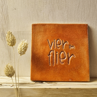 B154-168 - tegel vier en flier