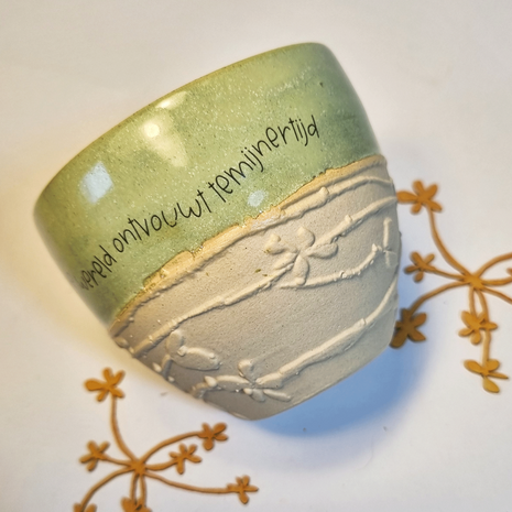 B257-930 - handgemaakte mok temijnertijd